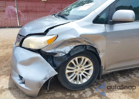 2011 Toyota Sienna Xle V6 z USA, uszkodzony, nr VIN 5TDYK3DC3BS042293